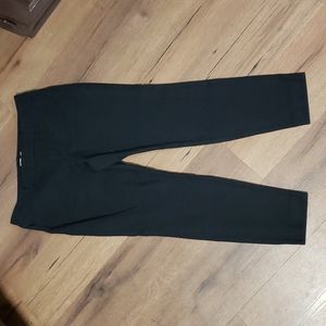 👖OLD NAVY BLACK PIXIE CROPPED PANTS